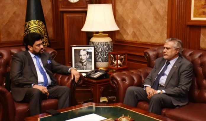 گورنرسندھ کامران خان ٹیسوری اور وفاقی وزیر خزانہ اسحا ق ڈار کی ملاقات