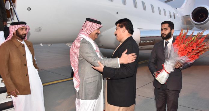 قطر کے شاہی خاندان کے رکن شیخ فلاح بن جاسم تین روزہ دورے پر پاکستان پہنچ گئے