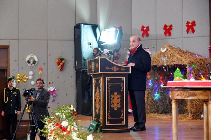 تمام مذاہب امن، محبت اور بھائی چارے کی تعلیم دیتے ہیں، پاکستان میں اقلیتوں کو تمام حقوق حاصل ہیں، ملک کو قائداعظم اور علامہ اقبال کے افکار کے مطابق ڈھالیں گے، وزیراعظم محمد شہباز شریف کا کرسمس کے حوالہ سے منعقدہ خصوصی تقریب سے خطاب