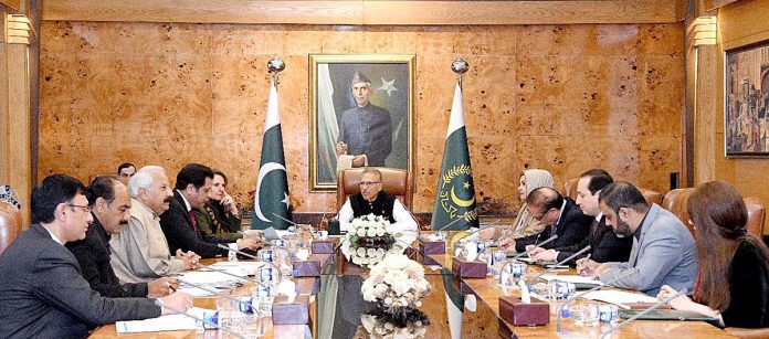 صدر مملکت ڈاکٹر عارف علوی کو چیئرمین نادرا طارق ملک کی خصوصی افراد کی رجسٹریشن کے حوالے سے بریفنگ
