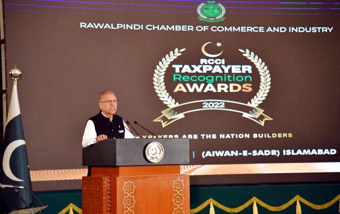 تاجر برادری کی جانب سے ٹیکس جمع کرانے کے عمل میں حائل رکاوٹوں کو دور کرنے کے ساتھ ساتھ انہیں سہولیات فراہم کرنے کی ضرورت ہے،صدر مملکت ڈاکٹر عارف علوی کا آر سی سی آئی کے سب سے زیادہ ٹیکس دہندگان میں ایوارڈز تقسیم کرنے کی تقریب سے خطاب