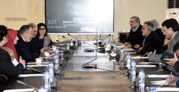 حکومت کاروبار کرنے میں آسانی اور سرمایہ کاروں کو سہولت فراہم کرنے کے لیے سازگار ماحول فراہم کر رہی ہے، وزیرخزانہ اسحاق ڈارکی نیسلے پاکستان کے وفد سے ملاقات میں گفتگو