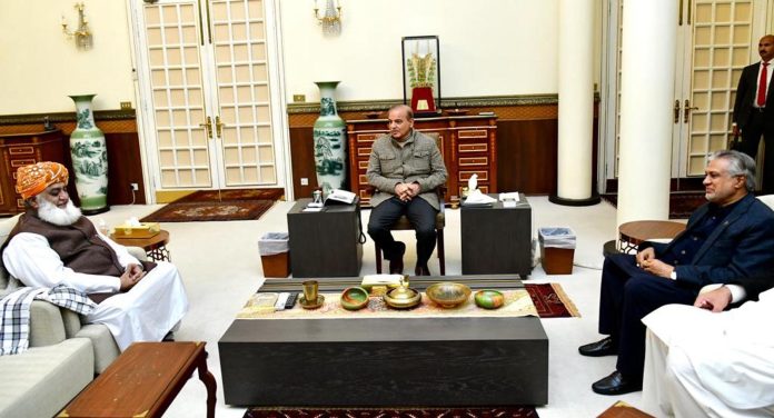 وزیراعظم محمد شہباز شریف سے جمعیت علماء اسلام (ف) کے سربراہ مولانا فضل الرحمان کی ملاقات