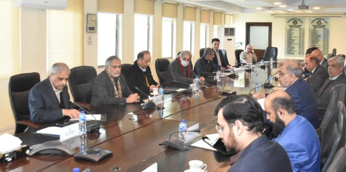 گیس سیکٹر میں گردشی قرضوں کے جلد از جلد حل کیلئے رپورٹ اور ایکشن پلان کو حتمی شکل دیں، اسحاق ڈار کی گیس سیکٹر میں گردشی قرضے کے حل کیلئے قائم کمیٹی کو ہدایت