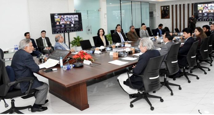 موسمیاتی تبدیلی کی وجہ سے ترکیہ میں 7.8شدت کا زلزلہ آیا جس کے باعث ملک کے انفراسٹرکچر کو شدید نقصان پہنچا، وفاقی وزیر خزانہ سینیٹر اسحاق ڈار کی مخیر حضرات سے مالی امداد کی اپیل