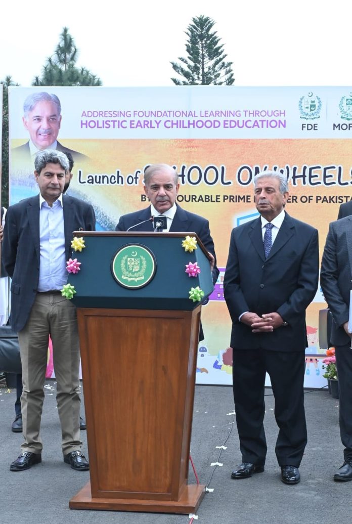 بچوں کو زیور تعلیم سے آراستہ کئے بغیر ملکی ترقی کا خواب شرمندہ تعبیر نہیں ہو سکتا، دور دراز علاقوں میں تعلیم کے فروغ کے لئے" سکول آن ویلز "کا منصوبہ اہم کردار ادا کرسکتا ہے،وزیراعظم شہباز شریف