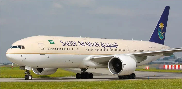 سعودی عرب،آن لائن ٹرانزٹ ویزے پر پہلا غیر ملکی خاندان جدہ پہنچ گیا