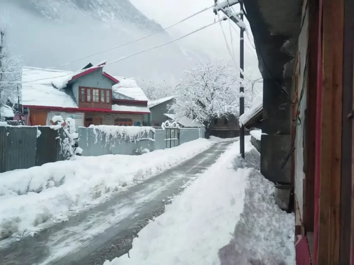 مقبوضہ کشمیر،برفباری ، بارش کے ایک اور مرحلے کی پیش گوئی