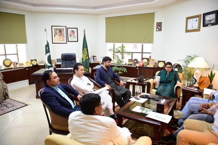 وفاقی حکومت نوجوانوں کو بااختیار بنانے کے لئے وزیراعظم یوتھ ڈویلپمنٹ پیکیج کے تحت 15 پروگرام شروع کر رہی ہے، شزہ فاطمہ خواجہ