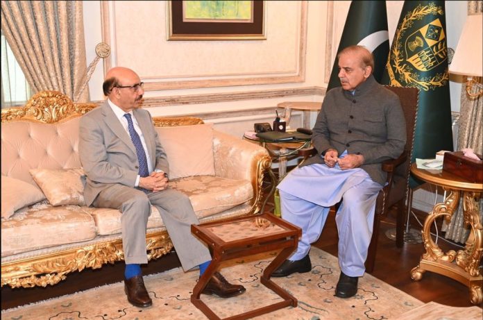 پاکستان امریکہ کے ساتھ باہمی مفاد پر مبنی بالخصوص دو طرفہ تجارتی تعلقات کو قدر کی نگاہ سے دیکھتا ہے، وزیراعظم شہباز شریف کی امریکہ میں پاکستان کے سفیر سردار مسعود خان سے گفتگو