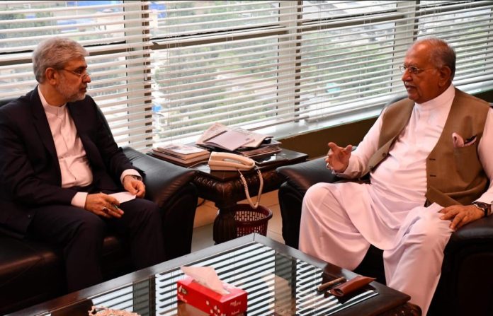 وفاقی وزیر برائے انسانی حقوق میاں ریاض حسین پیرزادہ سے اسلامی جمہوریہ ایران کے سفیر سید محمد علی حسینی  کی ملاقات
