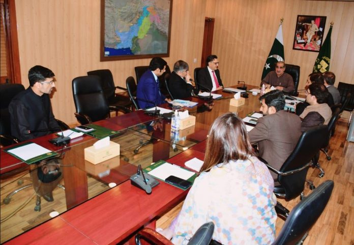 وفاقی وزیر ریلوے خواجہ سعد رفیق کی زیر صدارت اہم اجلاس، ریلوے میں بہتری سے متعلق معاملات زیر بحث آئے