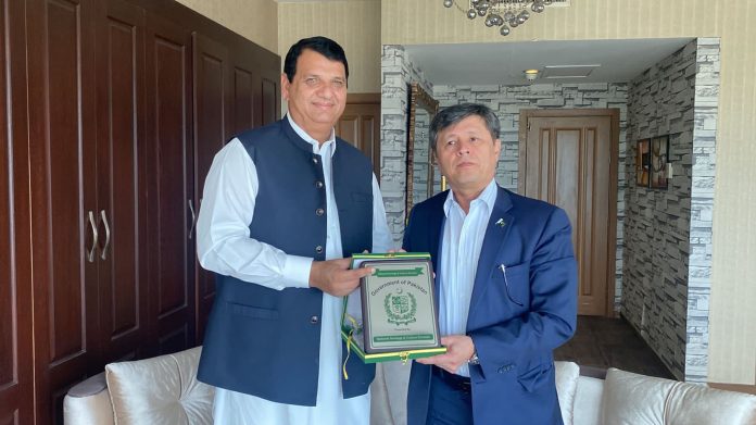 وزیراعظم کے مشیر انجینئر امیر مقام سے پاکستان میں ازبکستان کے سفیر ایبک عارف عثمانوف کی ملاقات