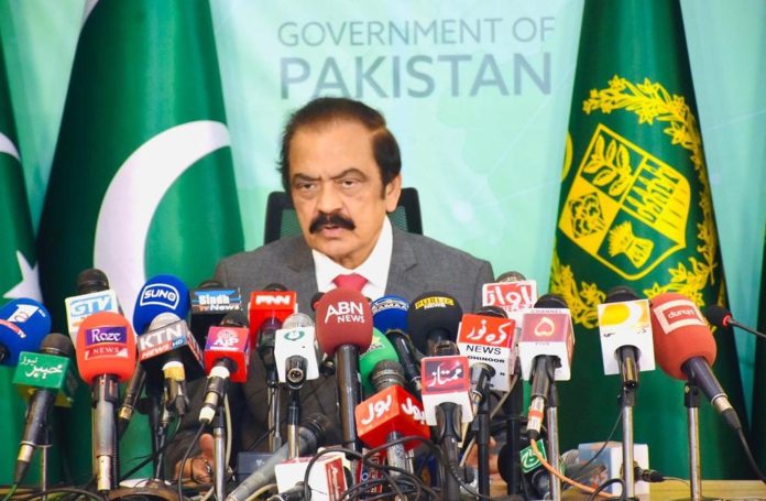 فتنہ خان نے تفتیش کے دوران اعتراف کیا کہ جتنے بھی بیانات ہیں ان کی کوئی بنیاد اور ثبوت نہیں ،عمران نیازی ٹائیگر فورس کے ذریعے ملک پر قبضہ کرکے اپنا ایجنڈا نافذ کرنے کی کوشش کر رہا تھا،وفاقی وزیر داخلہ رانا ثنا اللہ خان