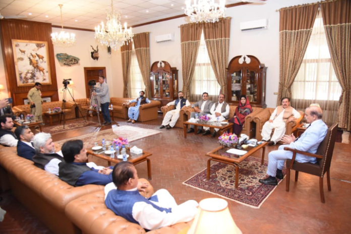 وزیرِ اعظم شہباز شریف سے بلوچستان سے پاکستان مسلم لیگ (ن) کی قیادت کی ملاقات
