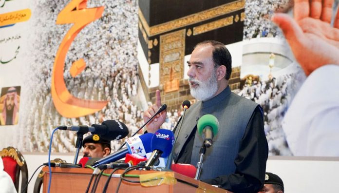 پی آئی اے کی اسلام آباد سے بھی پہلی حج پرواز مدینہ منورہ کیلئے روانہ ہوگئی، وفاقی وزیر مذہبی امور اور پاکستان میں سعودی سفیر نے الوداع کیا