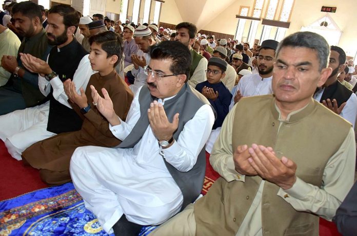قائم مقام صدر محمد صادق سنجرانی نے عید الاضحی کی نماز پی اے ایف ایئربیس سمنگلی کوئٹہ میں ادا کی