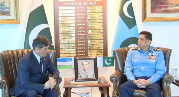 پاک فضائیہ کے سربراہ ائیر چیف مارشل ظہیر احمد بابر سدھو سے ازبکستان کے سفیر ایبک عارف عثمانوف کی ملاقات