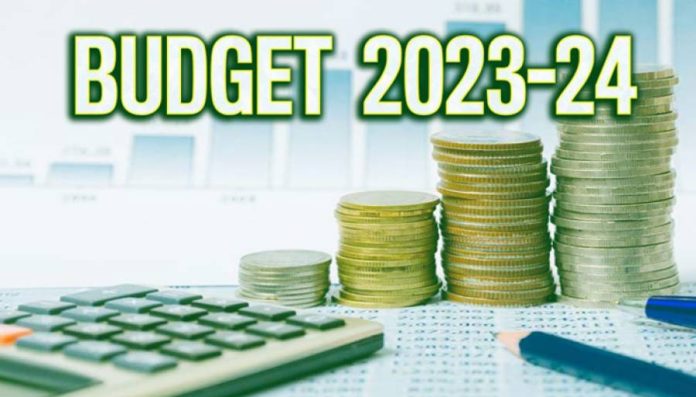 وفاقی حکومت نئے مالی سال 2023-24 کا تقریباً 14 ٹریلین روپے مالیت کا وفاقی بجٹ (کل) پیش کرے گی
