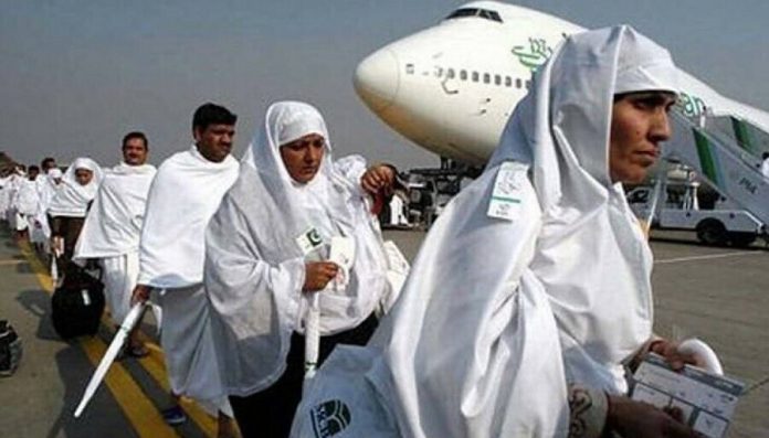 حجاج کرام کی پہلی پرواز لاہور پہنچ گئی