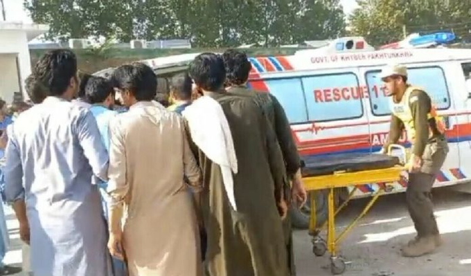 باجوڑ میں جمعیت علماء اسلام (ف) کے ورکرز کنونشن میں دھماکہ، مولانا حمید اللہ اور مولانا ضیاء الرحمان سمیت 40 افراد شہید، 150 سے زائد زخمی باجوڑ میں جمعیت علماء اسلام (ف) کے ورکرز کنونشن میں دھماکہ، مولانا حمید اللہ اور مولانا ضیاء الرحمان سمیت 40 افراد شہید، 150 سے زائد زخمی