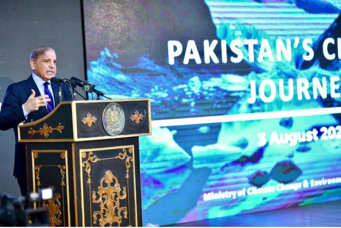 مستقبل میں موسمیاتی تبدیلی کے نقصانات سے بچنے کیلئے اہم فیصلے کرنا ہوں گے، وزیراعظم شہباز شریف کا پاکستان کے ماحولیاتی سفر پر پیشرفت اور جائزہ سے متعلق تقریب سے خطاب شہباز شریف