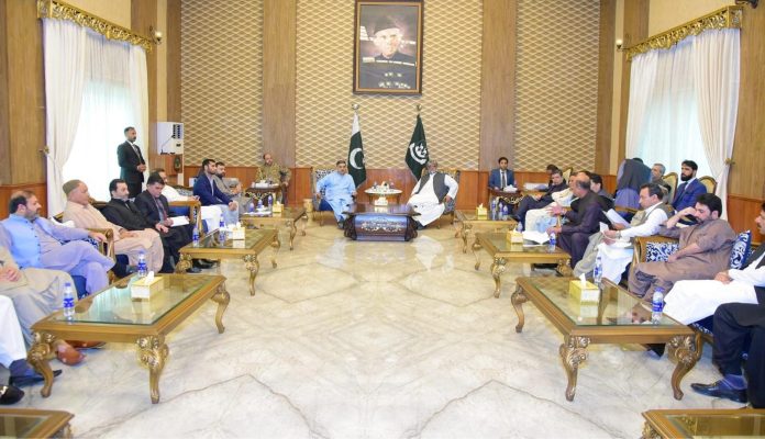 وزیراعظم انوار الحق کاکڑ کی کمپنیوں کو کوئلے کی کانوں میں کام کرنے والے مزدوروں کی دورانِ کار حفاظت یقینی بنانے کی ہدایت وزیراعظم انوار الحق کاکڑ