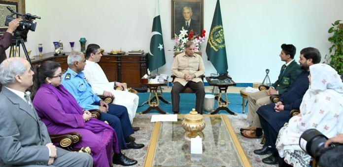 حمزہ خان جیسے باصلاحیت نوجوان ہماری قوم کا فخر اور سرمایہ ہیں، وزیراعظم