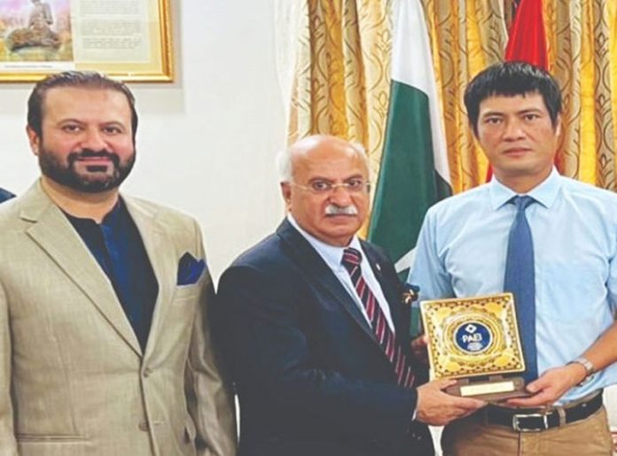 ویتنامی سفیر