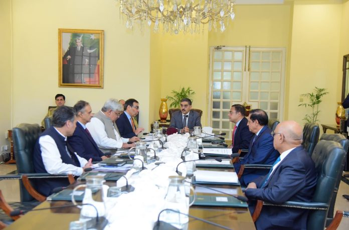 ملک میں قدرتی وسائل کے استعمال کے لئے موثر اقدامات ، سڑکوں کے بنیادی ڈھانچے کو بہتر بنانے کی ضرورت ہے، غیر قانونی کان کُنی کو روکنے کے لیے سخت اقدامات کئے جائیں ،نگران وزیراعظم انوار الحق کاکڑ انوار الحق کاکڑ