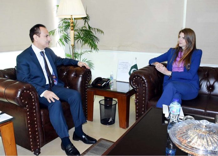 نگران وفاقی وزیر صحت ڈاکٹر ندیم جان