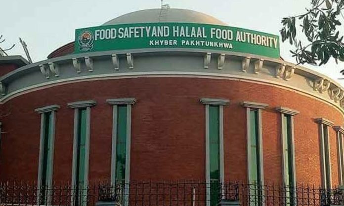 حلال فوڈ اتھارٹی کی ٹیکنیکل ٹیم کا شہر میں مختلف ہوٹلز، نان بائیز/تندور اور بیکریز پر ”آگاہی۔ سیفٹی اینڈ ہیلتھ کوالٹی“ مہم حلال فوڈ اتھارٹی کی ٹیکنیکل ٹیم کا شہر میں مختلف ہوٹلز، نان بائیز/تندور اور بیکریز پر ”آگاہی۔ سیفٹی اینڈ ہیلتھ کوالٹی“ مہم