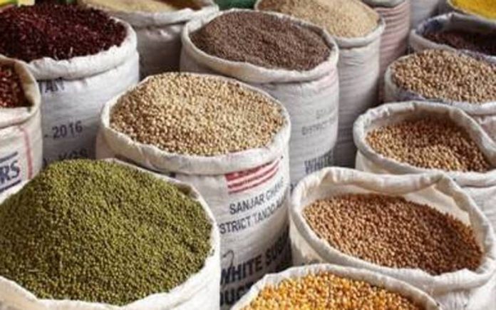ضلعی انتظامیہ کی گراں فروشی پر 145 دوکانداروں کیخلاف کارروائیاں،98 کو جرمانے عائد کیے گئے