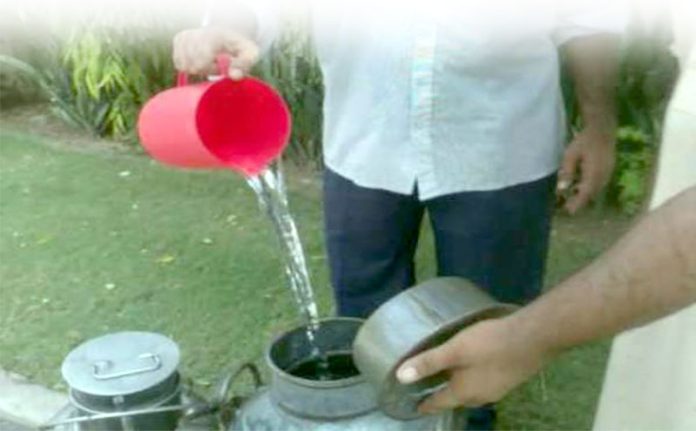 ملاوٹی دودھ فروخت کرنے والے عناصر کو کسی صورت رعایت نہیں دی جائے گی، پنجاب فوڈ اتھارٹی