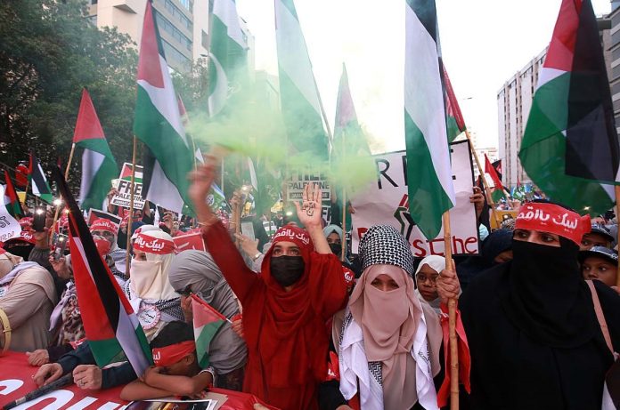 جماعت اسلامی کے زیر اہتمام شاہراہ فیصل پر ”فلسطین مارچ"میں اہل کراچی کی بڑی تعداد میں شرکت
