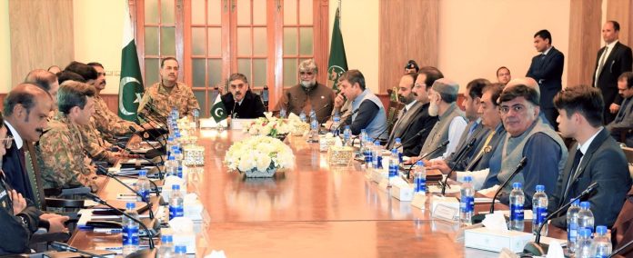 نگراں وزیراعظم انوار الحق کاکڑ کا چیف آف آرمی سٹاف جنرل عاصم منیر کے ہمراہ کوئٹہ کا دورہ، صوبائی ایپکس کمیٹی کے اجلاس میں خصوصی شرکت