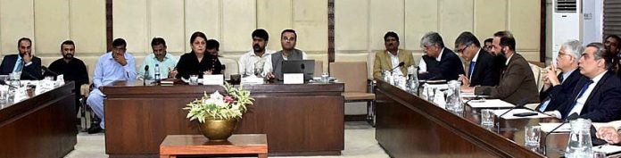 سینیٹ کی قائمہ کمیٹی برائے اطلاعات و نشریات کا اجلاس ،وزارت کے دائرہ اختیار میں آنے والے متعدد امور پر جامع بحث