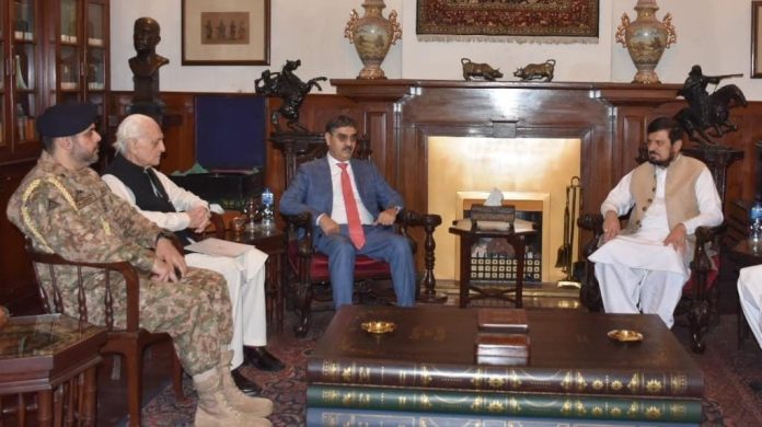 نگراں وزیراعظم انوار الحق کاکڑ سےانوار الحق کاکڑ کے گورنر اور نگراں وزیرِ اعلیٰ کی ملاقات