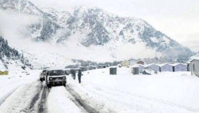 بابوسرٹاپ پر برفباری