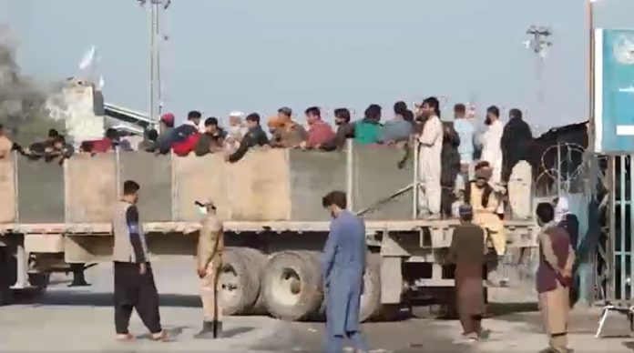 غیرقانونی طور پر مقیم تارکین وطن کی واپسی کا سلسلہ جاری،اب تک 235,821 افغان باشندے واپس جاچکے ہیں