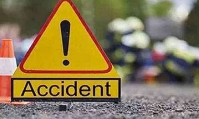 نوشہرہ میں موٹر سائیکل وٹریکٹر کے مابین تصادم سے دو افراد جاں بحق