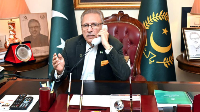 صدر مملکت ڈاکٹر عارف علوی نے نومبر اور ا کتوبر میں مختلف واقعات میں شہید ہونے والے پاک فوج کے جوانوں کے ورثاء سے ٹیلی فونک رابطہ کیا