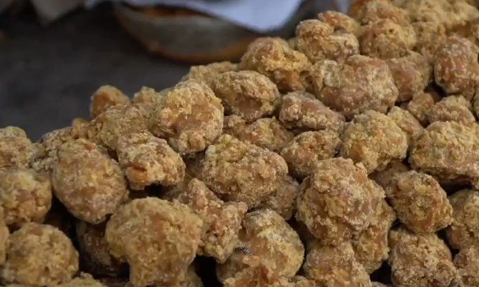 making jaggery