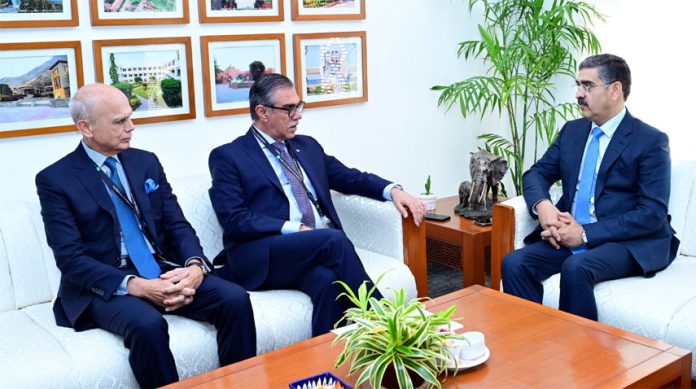 نگران وزیرِ اعظم انوار الحق کاکڑ سے آغا خان یونیورسٹی کے صدر ڈاکٹر سلمان شہاب الدین کی ملاقات