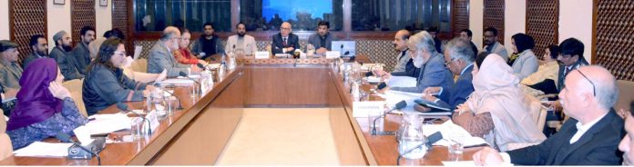 سینیٹر عرفان صدیقی کی زیرصدارت سینیٹ کی قائمہ کمیٹی برائے وفاقی تعلیم و پیشہ ورانہ تربیت کا اجلاس