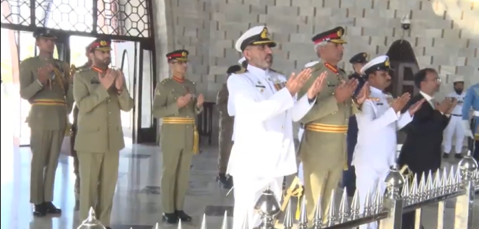 بابائے قوم کا یوم پیدائش،مزار قائد پر گارڈزکی تبدیلی کی پروقار تقریب