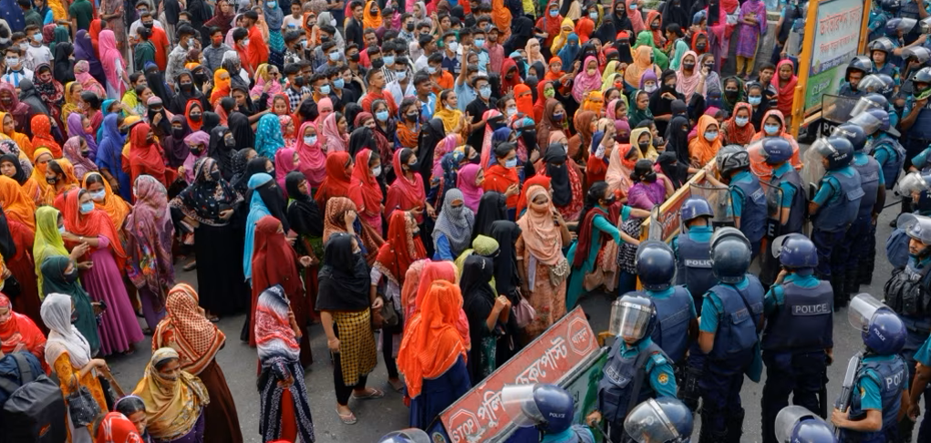 بنگلہ دیش، اجرت میں اضافے کا مطالبہ کرنے والے گارمنٹ فیکٹریوں کے سینکڑوں کارکن برطرف