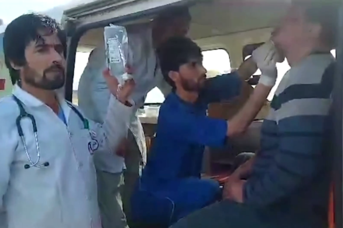 افغانستان طیارہ حادثے میں بچ جانے والے 4افراد ماسکو پہنچ گئے