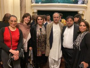 پیرس ، پاکستانی سفارت خانے میں قوالی ایوننگ، بختیار علی سنتو اور ان کی ٹیم نے امیر خسرو کی روح پرور صوفی شاعری پیش کر کے سماں باندھ دیا