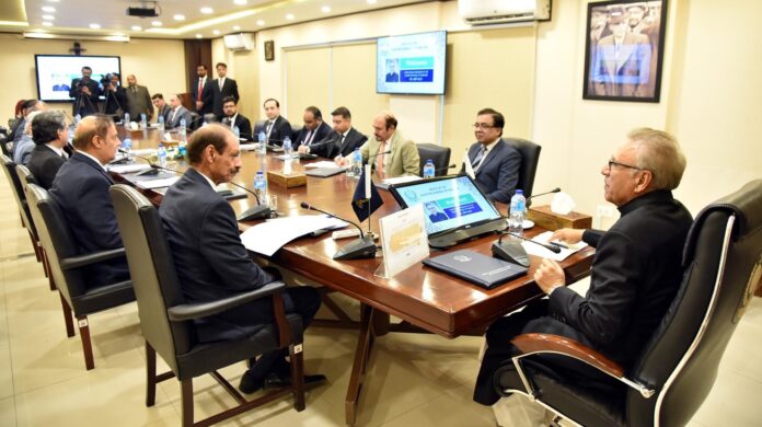 معیشت کی دستاویز بندی اور حکومتی لین دین ڈیجیٹل بنانے سے شفافیت کو فروغ حاصل ہوگا، صدر مملکت ڈاکٹر کا آڈیٹر جنرل آفس کا دورہ